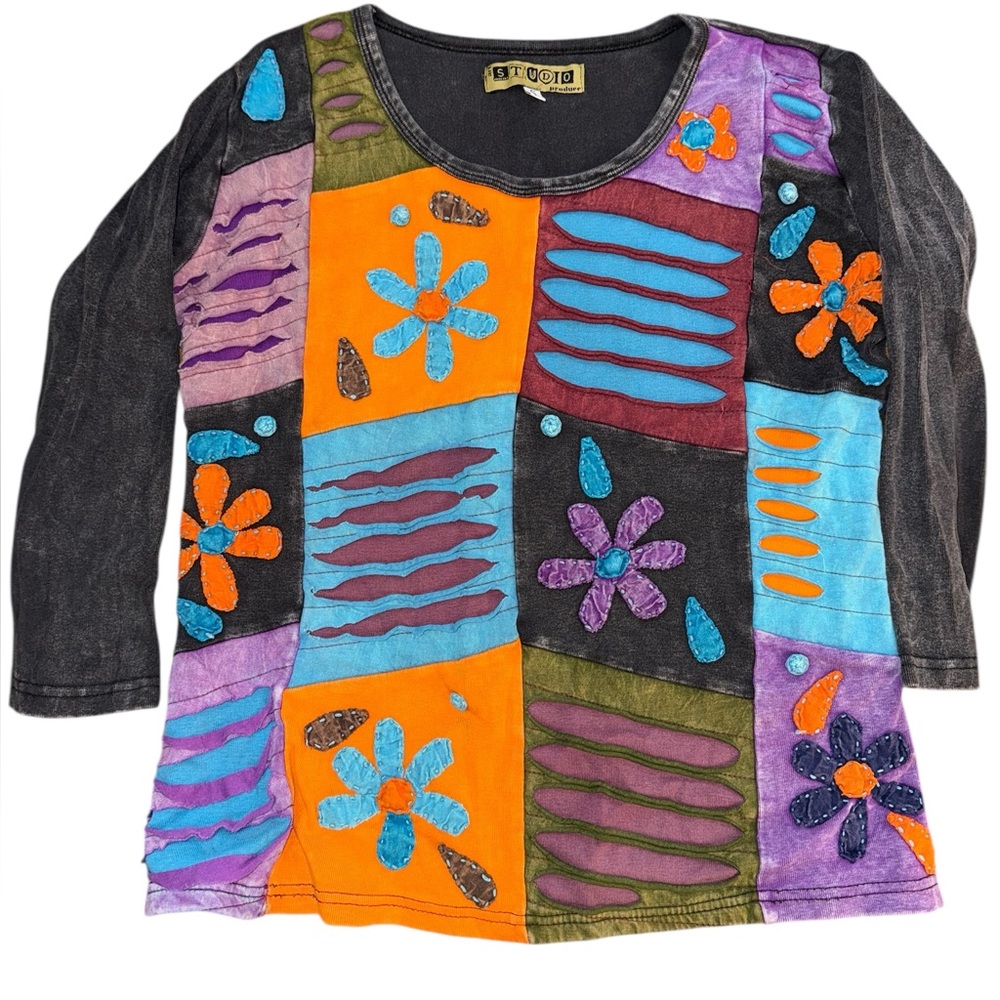 Studio cotton patchwork hippie top w/ razor cuts floral appliques Small
